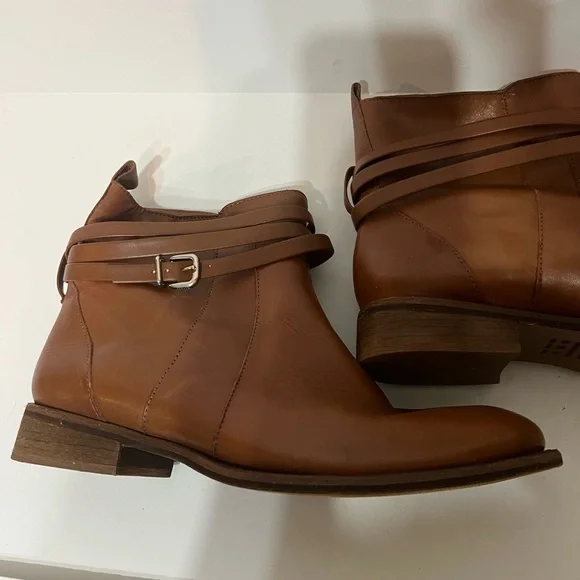 Schutz booties - Picture 9 of 11